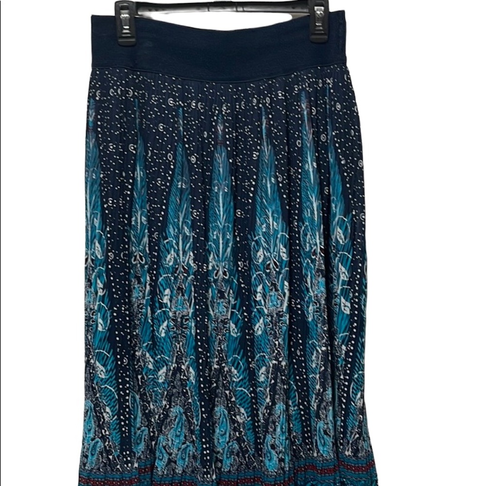 Beautiful blue, flowing skirt, 32 inch length.